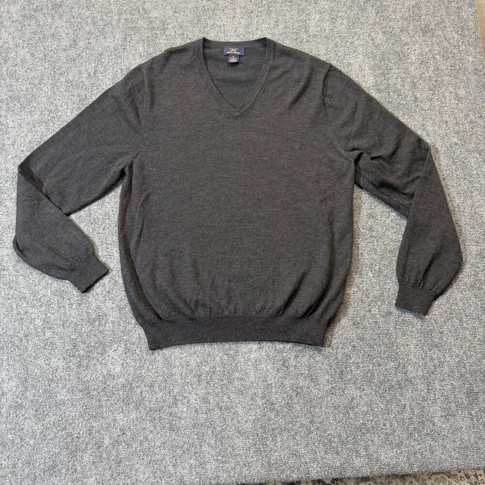 Brooks Brothers 346 Men's M Merino Wool V Neck Sweater Gray Lightweight